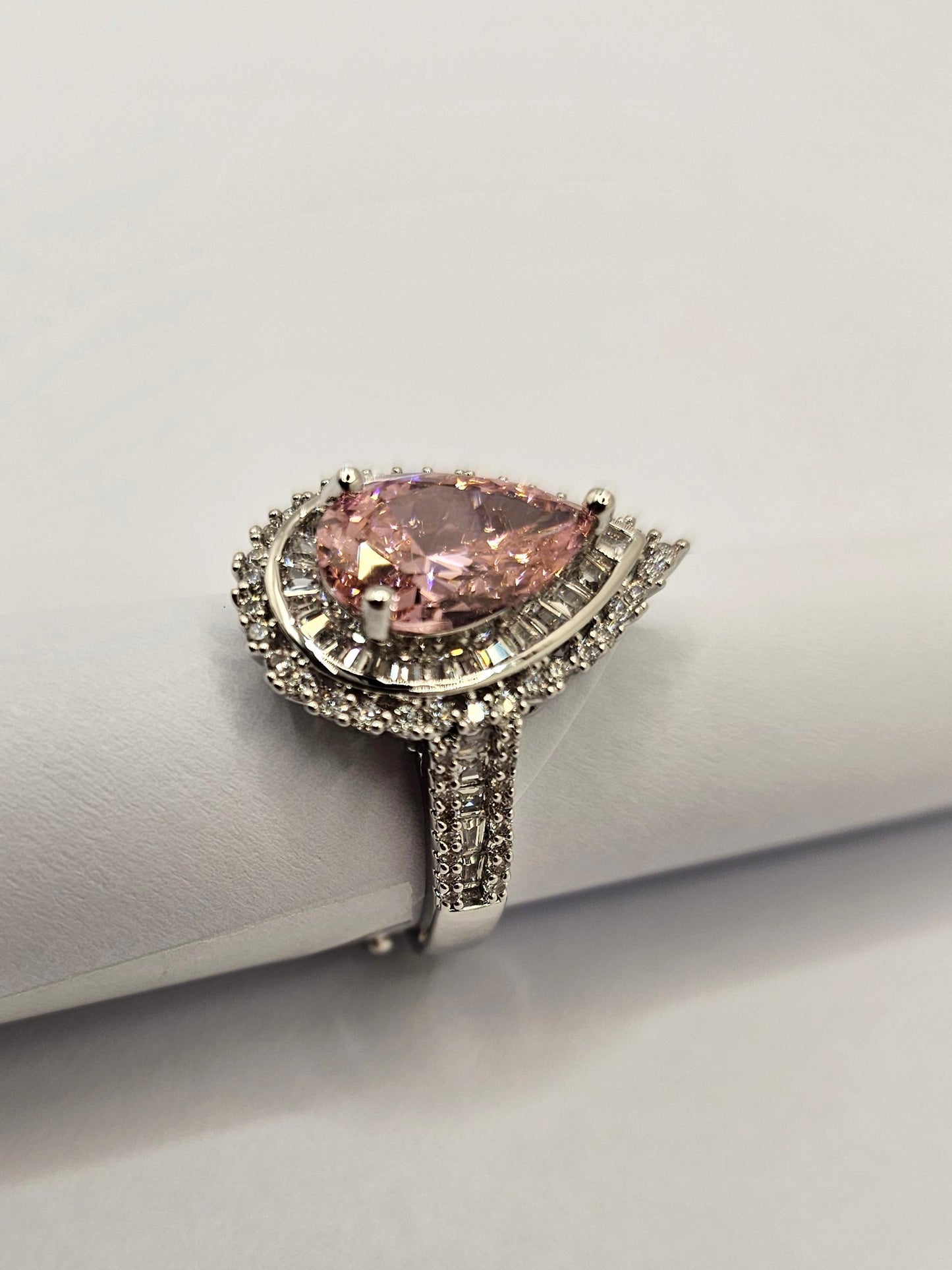 Radiant Ring: Where Style Meets Grace