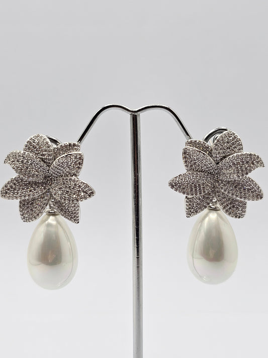 Classic Pearl Earrings