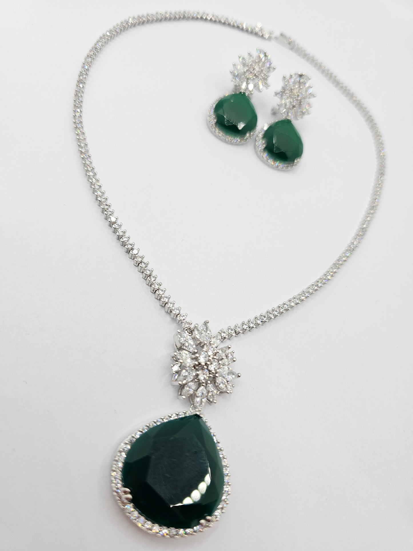 Subtle Radiance: Emerald & Sapphire Set