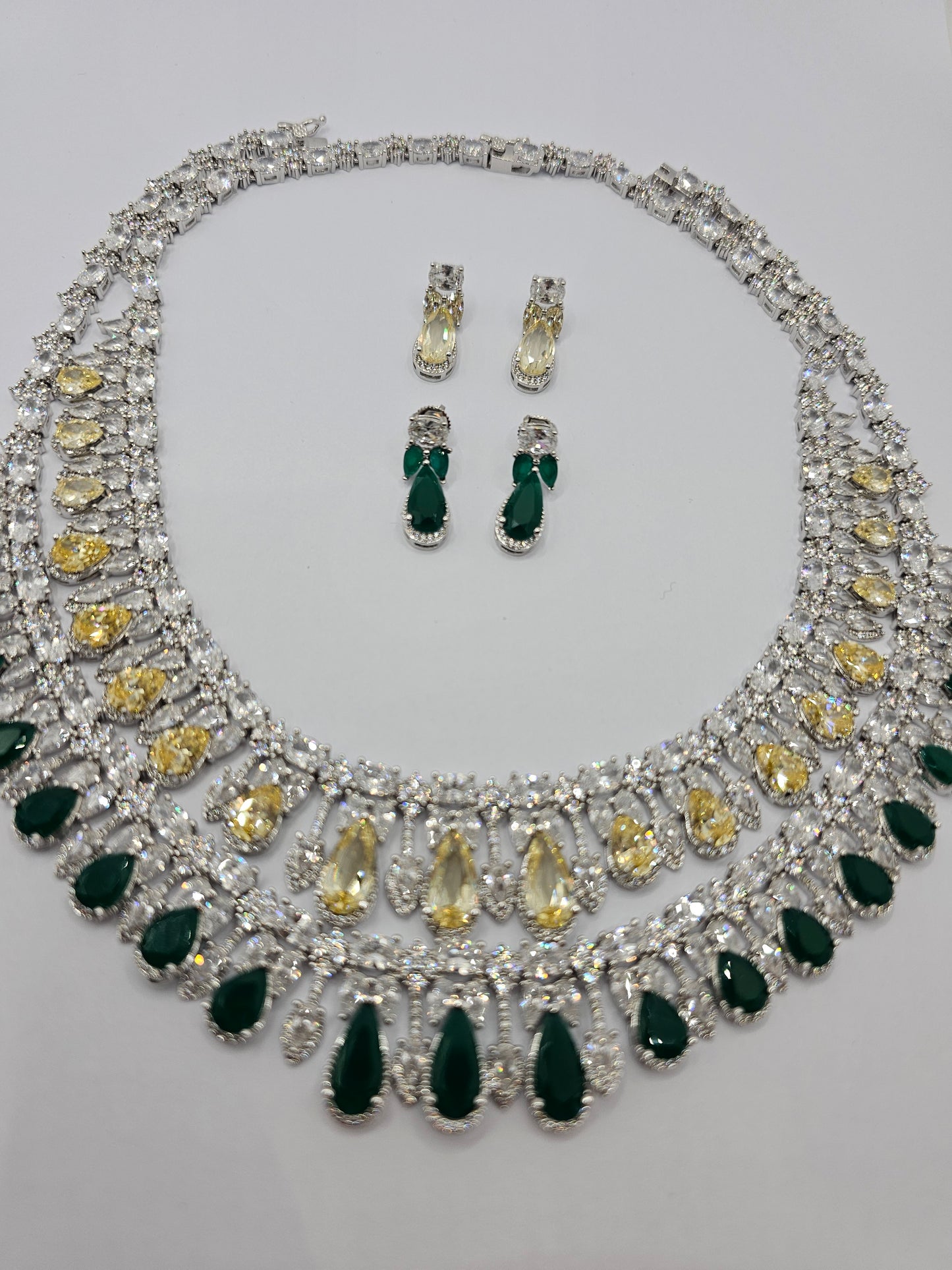 Majestic Essence Necklace Set