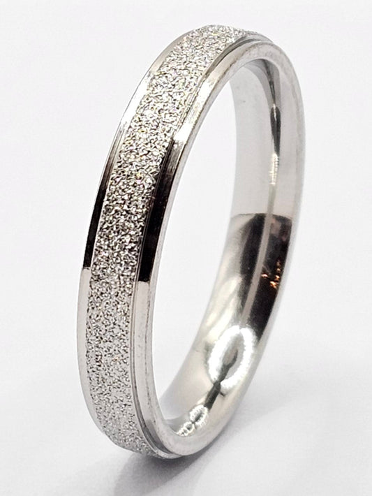 Elegant Silver Polish Band Ring